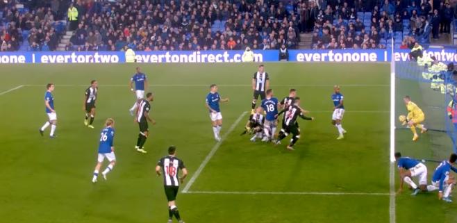 苏联黑蜘蛛,前苏联门将雅辛简介