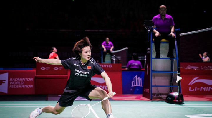 怎么选择合适的羽毛球鞋,怎么判断自己适合什么羽毛球球鞋