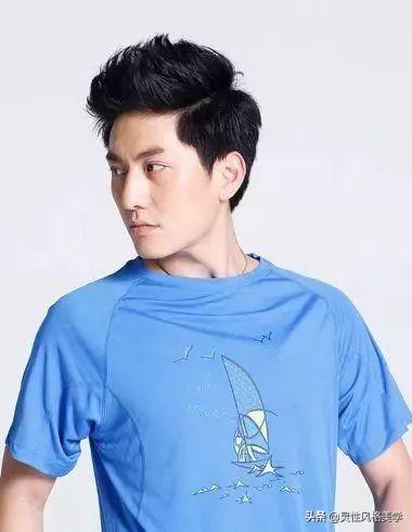 男生上圆下尖脸型适合的清爽发型,下宽上窄的脸型男士发型