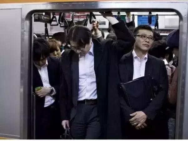 穷人的穷字能组什么词,穷人的穷字怎么组词二年级