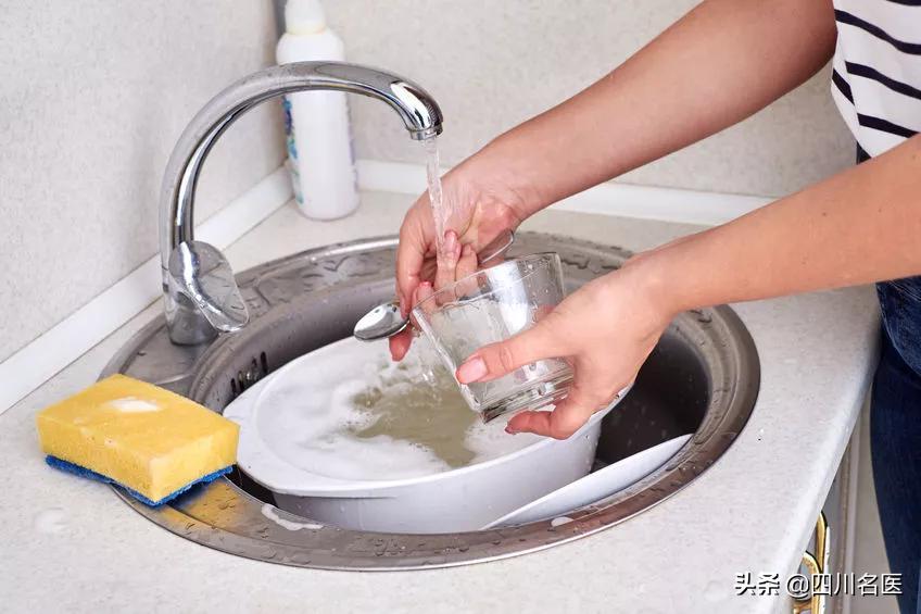 餐饮餐前碗筷消毒方法,高档饭店餐前怎么烫碗筷