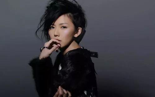 新加坡小众歌手孙燕姿,孙燕姿父亲是哪年去的新加坡