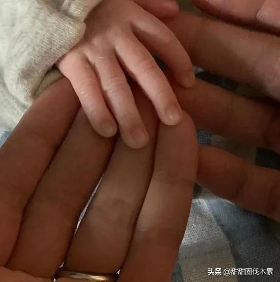 47岁古巨基晒婴儿照升级当爸爸,44岁古巨基结婚了吗