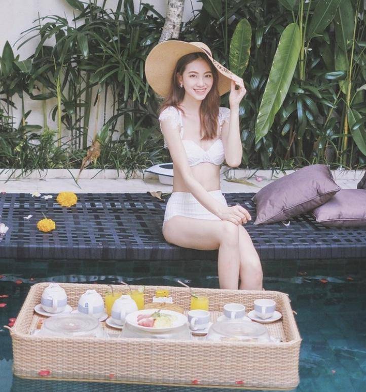 晒泳装照引质疑,晒美照被网曝