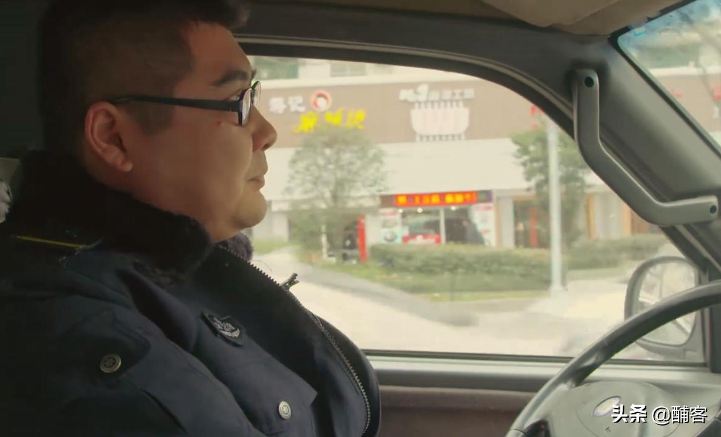 救护车人间百态解析,理解救护车里的人间百态