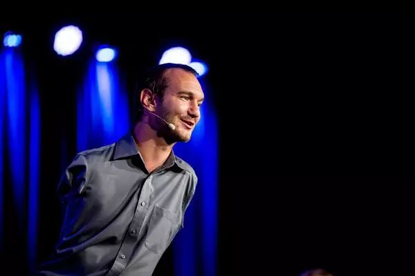 外国无四肢名人演讲,天生没有四肢的演讲