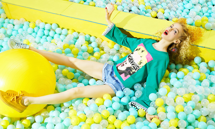 牛仔短裤最火穿法女,腿短牛仔短裤怎么穿