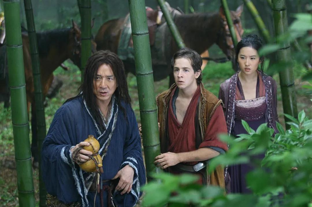 三十年过去了，不忍心再看成龙