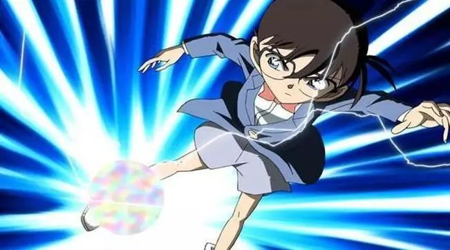 柯南踢过的最强一球,柯南高空后空翻踢球