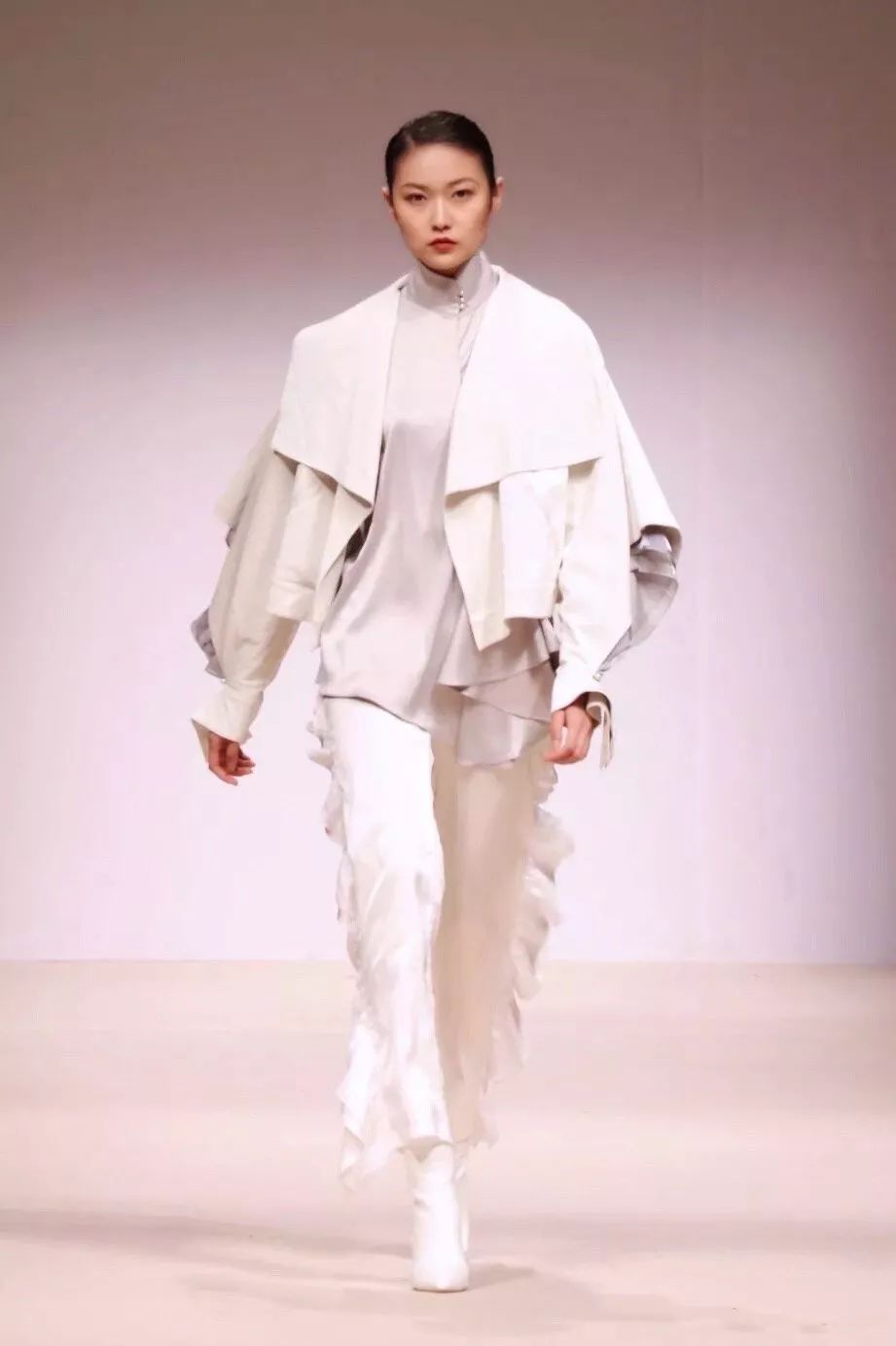 国际超模刘雯何穗,何穗刘雯谁的出场费高