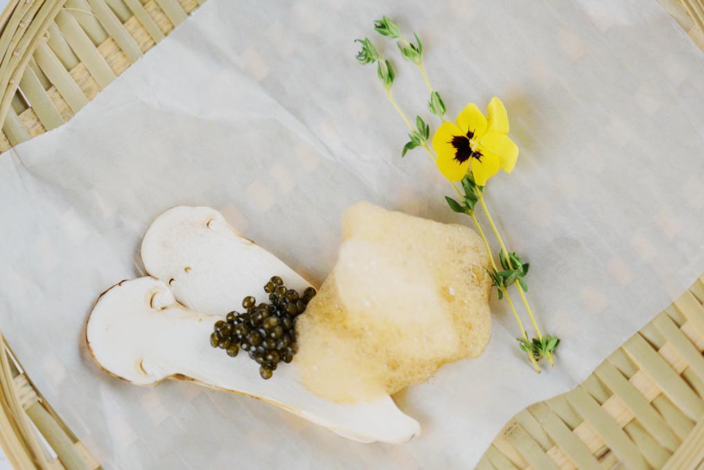 新鲜松茸怎么吃这些吃法值得一试,新鲜松茸清洗后吸水量大保存方法