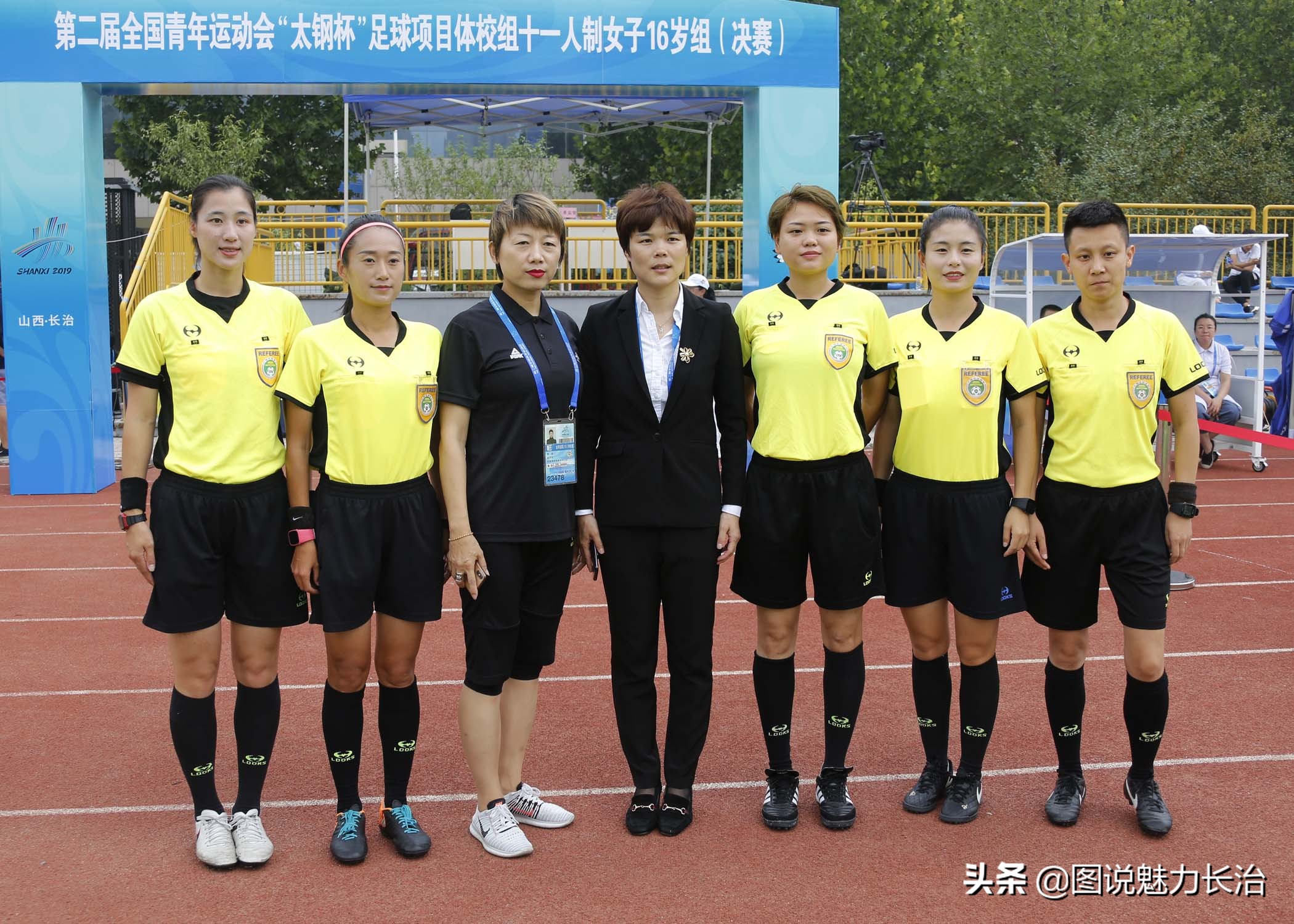 足球球员受伤瞬间,盘点足球比赛上的精彩瞬间