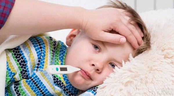 小孩扁桃体发炎导致发烧怎么处理,小儿扁桃体发炎发烧怎么处理
