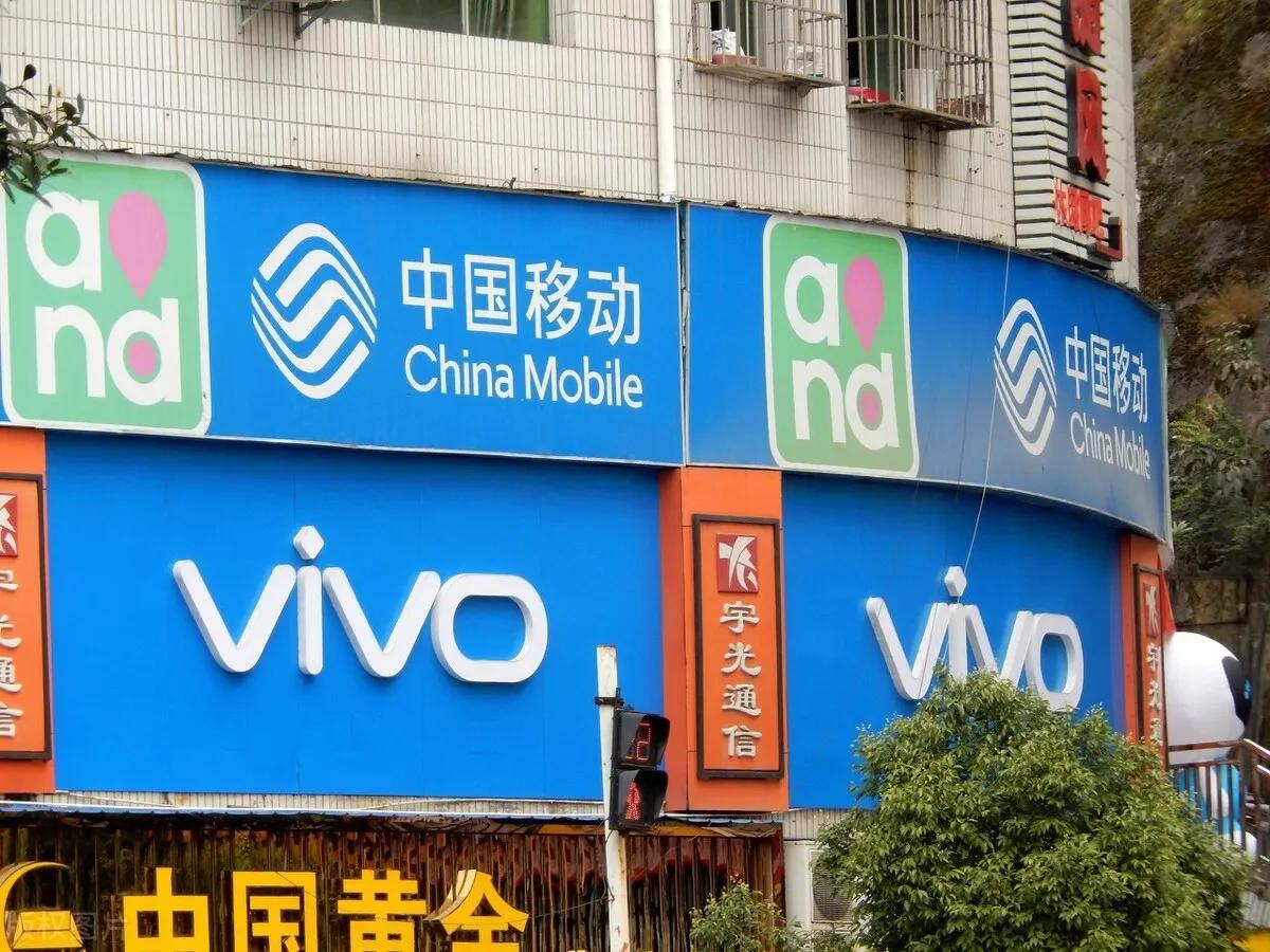 我花一万块钱买了个一千块钱的手机，全是运营商的套路