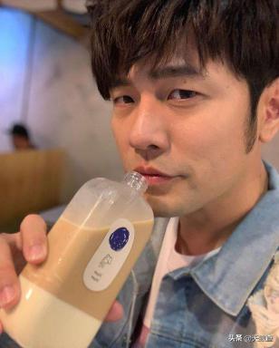 周杰伦新歌赚钱多少,周杰伦新专辑销量300万是什么意思