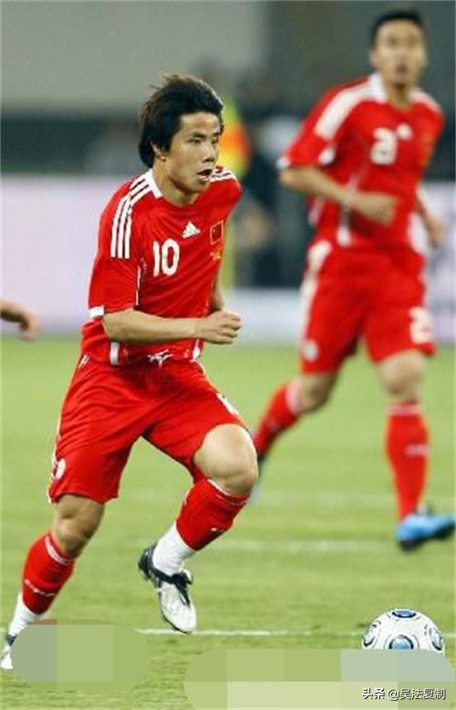 中国男足两球落后逆转取胜,中国男足乌龙视频