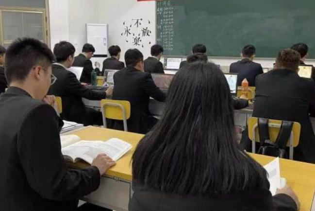 张雪峰谈四级计算机证书作用,张雪峰评价计算机二级证