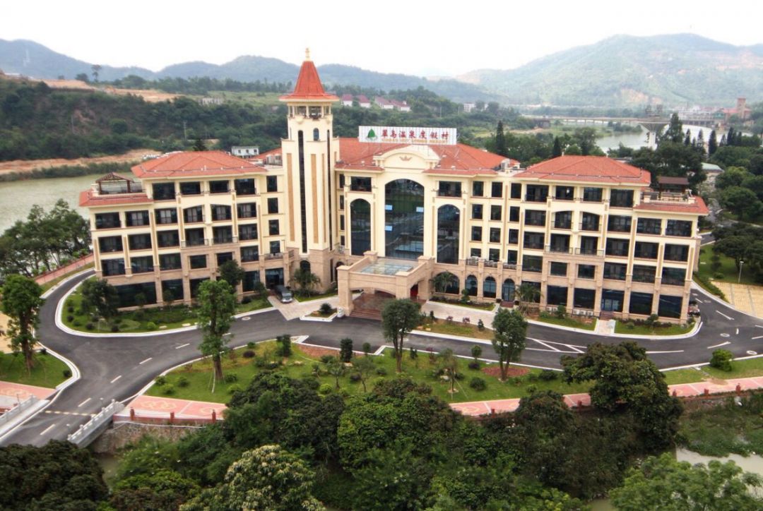 从化碧水湾温泉酒店小木屋价格,从化温泉酒店温泉套餐