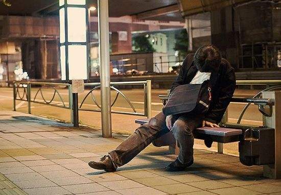 日本人一个月平均的工资,日本人一个月的平均工资