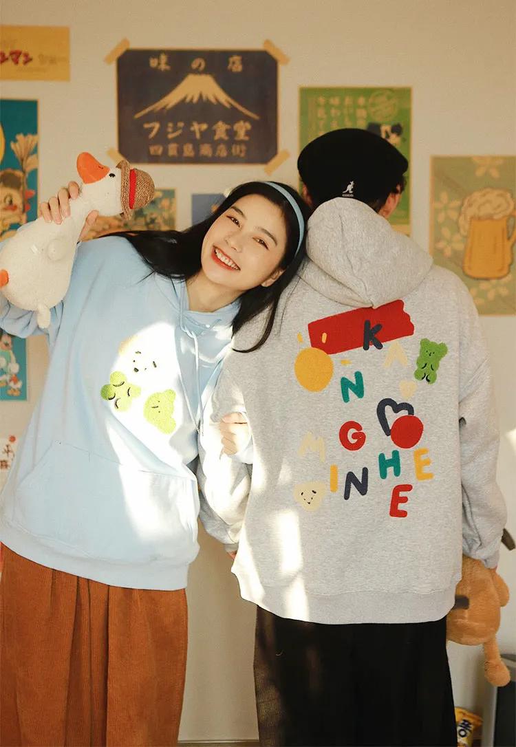 穿情侣装不是挺正常的吗,穿情侣装好尴尬