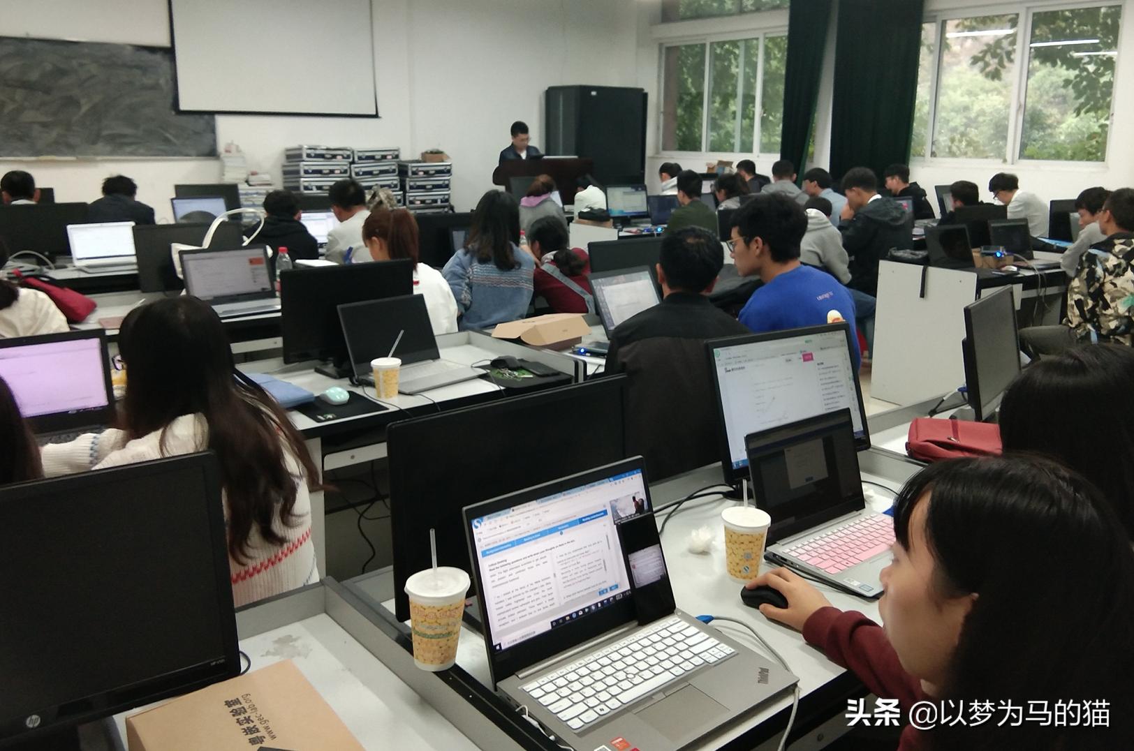 大学生就业薪资最高的十个专业,本科毕业好找工作的专业排名