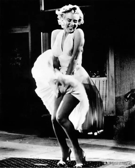 玛丽莲梦露去世谁帮她举行葬礼,玛丽莲梦露死后墓地