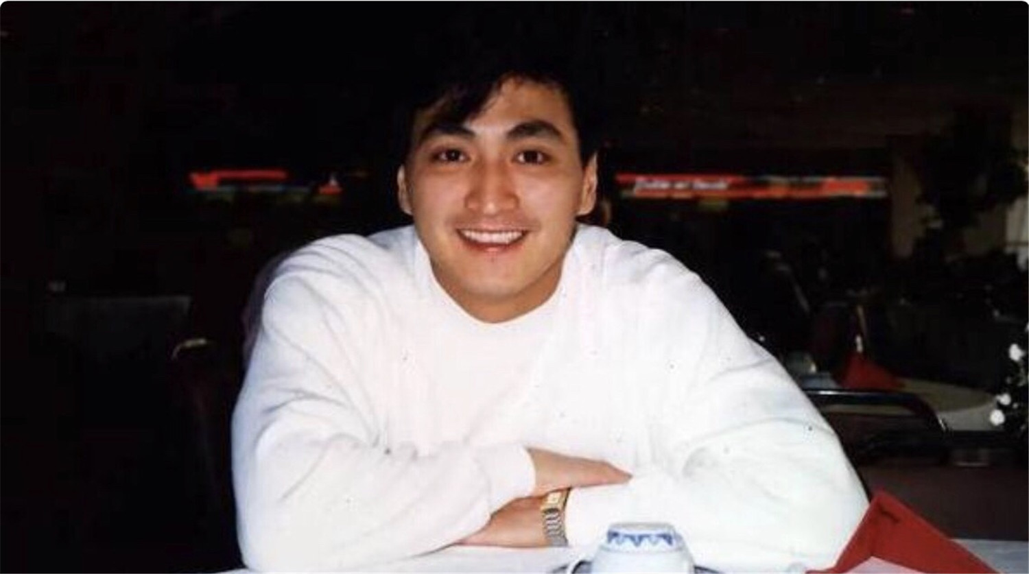 展昭沦落为酒鬼,展昭成了亿万富翁