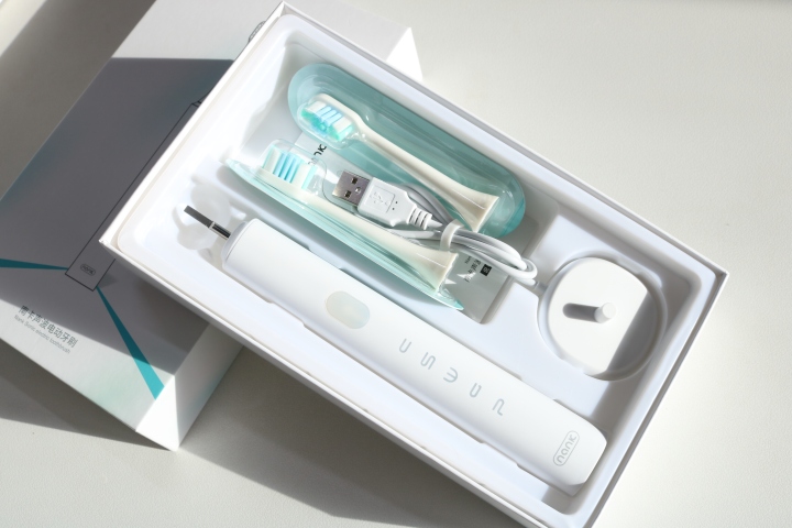 双纳米牙刷11必买清单,南卡声波电动牙刷开箱测评