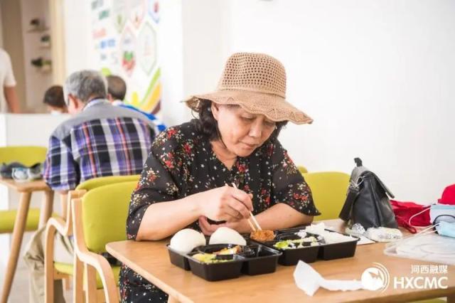 起灶开火！友谊路街浏阳里居家养老服务中心开餐啦