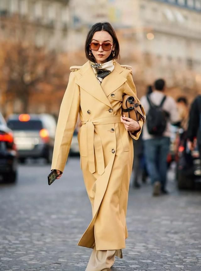 驼色大衣配色法则教你穿出高级感,暖驼色搭驼色大衣好看吗
