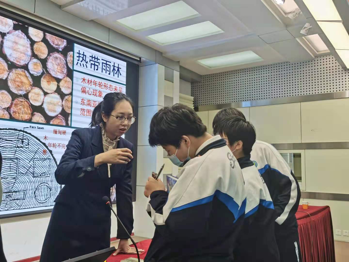 河北师大附属实验中学举办学生科普周活动