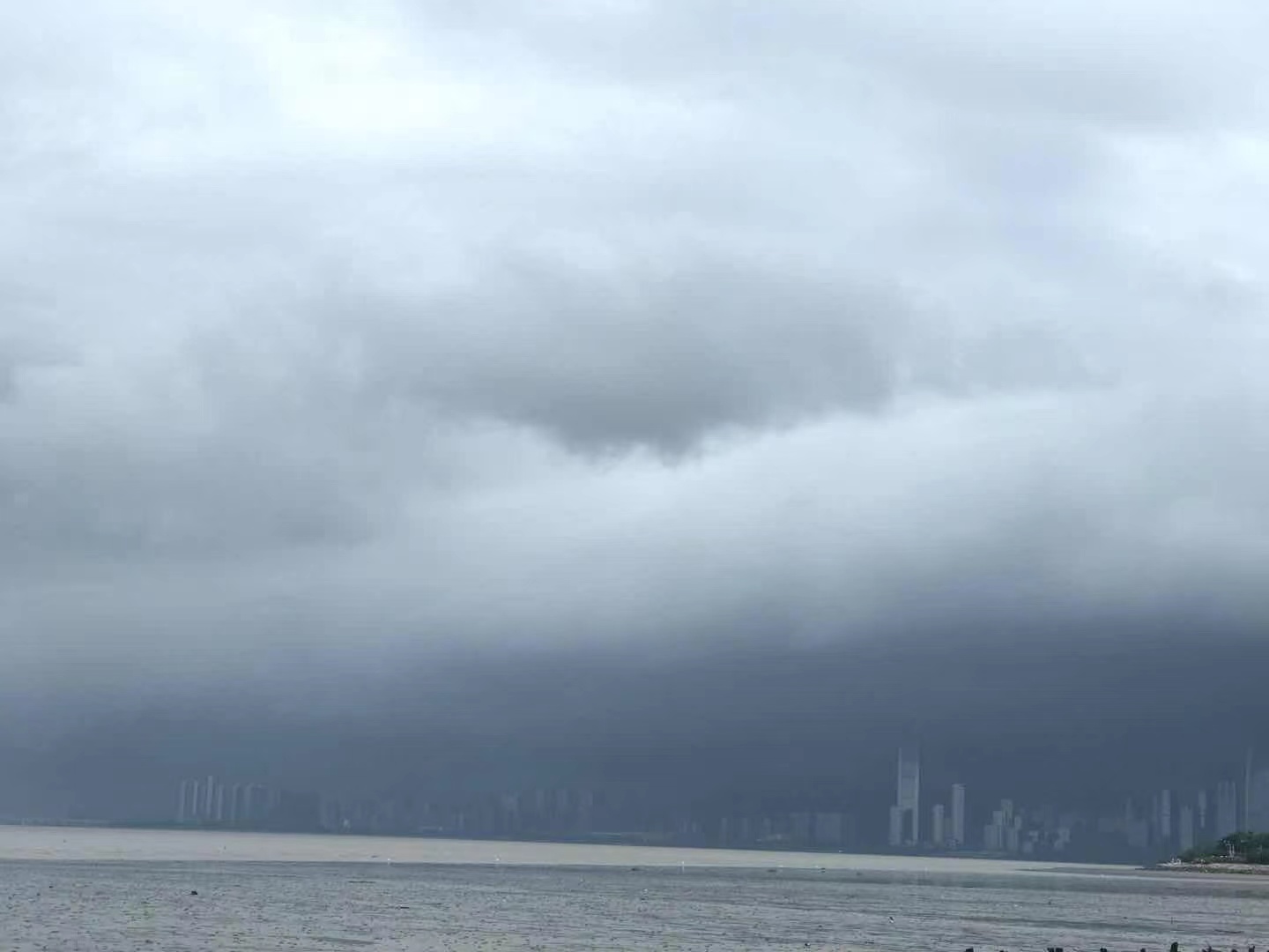 手机进水怎么办一招教你轻松解救,手机进水充不了电怎么办