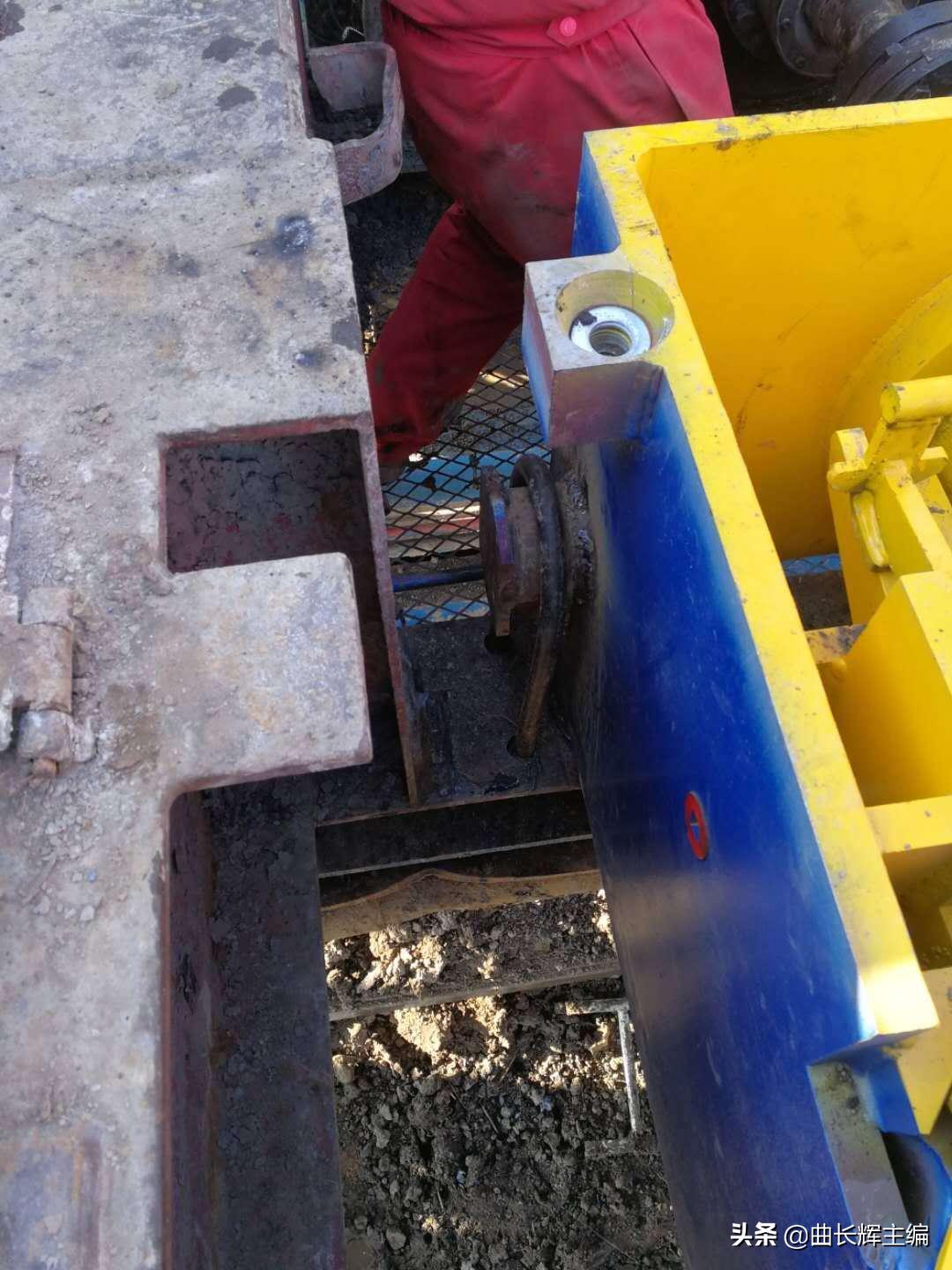 大庆钻井二公司项目一部井场攻难关改进转盘更换方式提效率