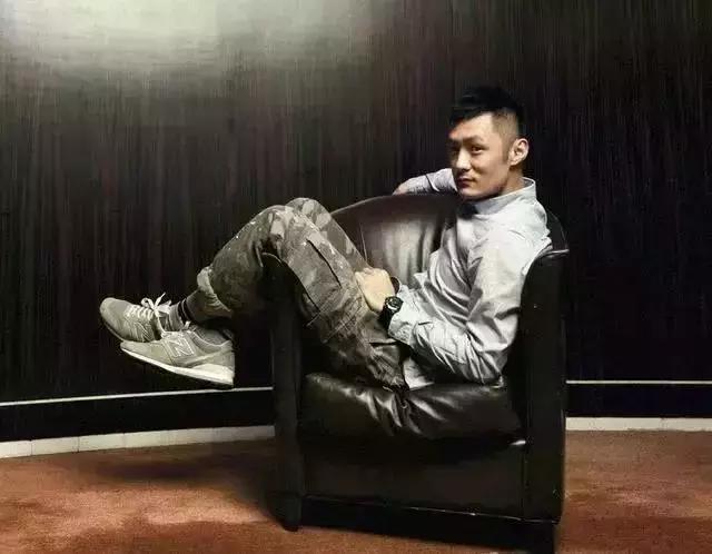 陈冠希评价余文乐潮牌,陈冠希新买鞋子