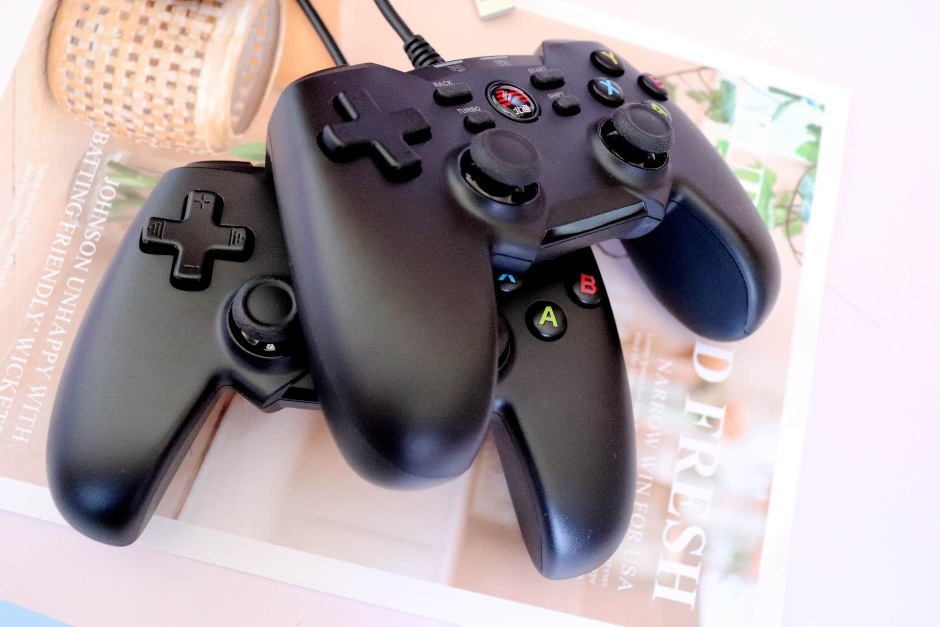 享受游戏的乐趣,北通蝙蝠4手柄怎样控制游戏