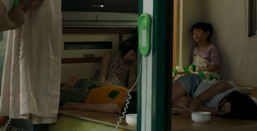 绑匪绑架一个女孩后怀疑人生,绑架犯绑架女孩子恐怖电影