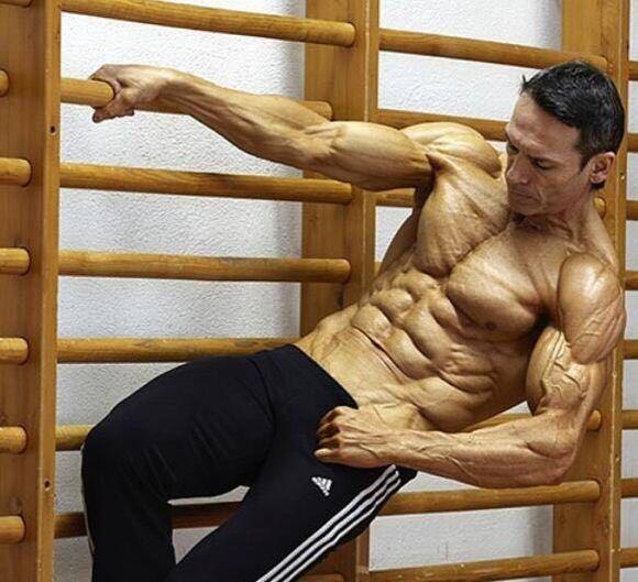 52岁体脂率多少正常,自然健美冠军40岁的样子