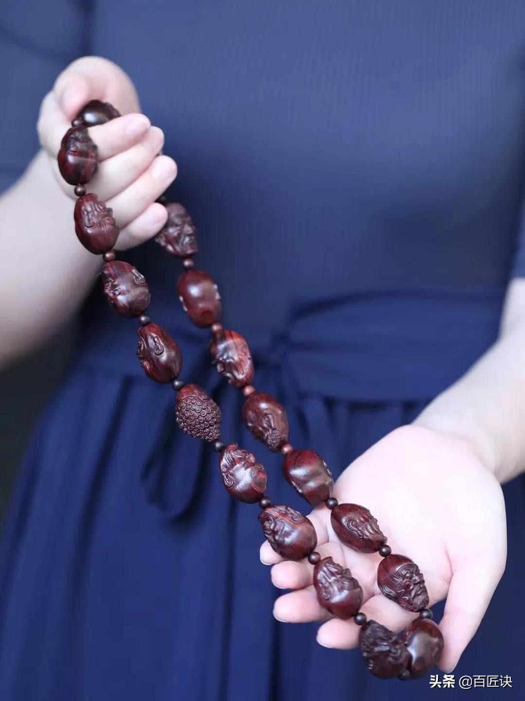 橄榄核做核雕手串好不好呢,盘橄榄核雕手串应注意什么