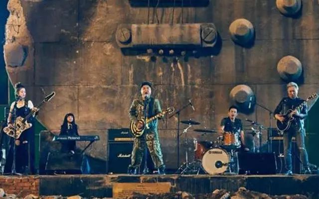 缝纫机乐队最后大鹏和乔杉说的话,缝纫机乐队最后大鹏唱的是什么歌