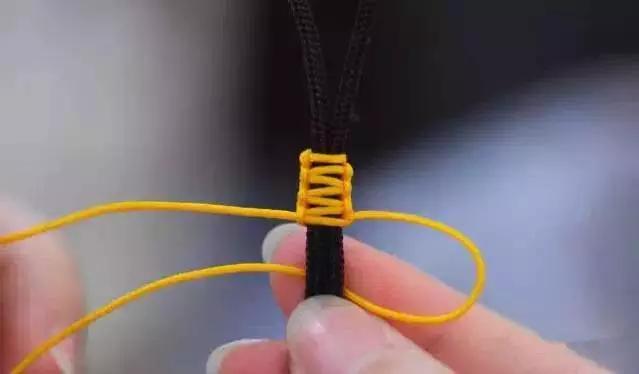 手工编绳怎么打结球,塑料手编绳如何打结