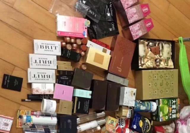 女子化妆品中毒,女子使用网购护肤品中毒