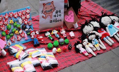 摆摊卖什么最赚钱适合新手,摆摊卖什么最赚钱合适