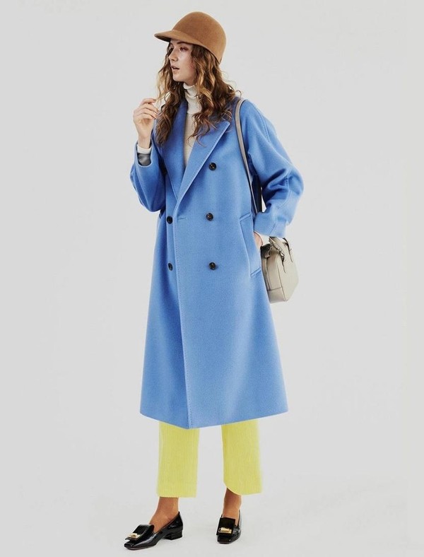 聪明女人穿大衣搭五种裤子有气质,见过世面的女人穿衣搭配