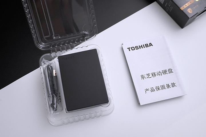 东芝超薄硬盘,测评移动硬盘1t东芝