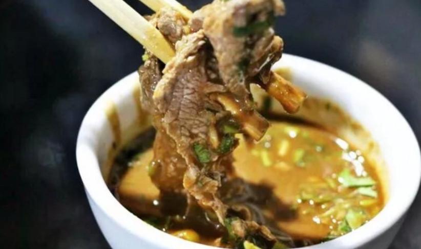 老北京涮羊肉：在胡同间寻觅，只为了这一口魂牵梦绕的涮肉