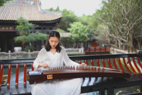 古筝价格最便宜多少钱一台,古筝多少钱一台一般价格