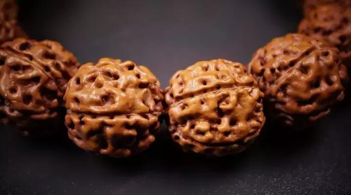 男人戴什么手串有面子,男士戴什么水晶手串最好