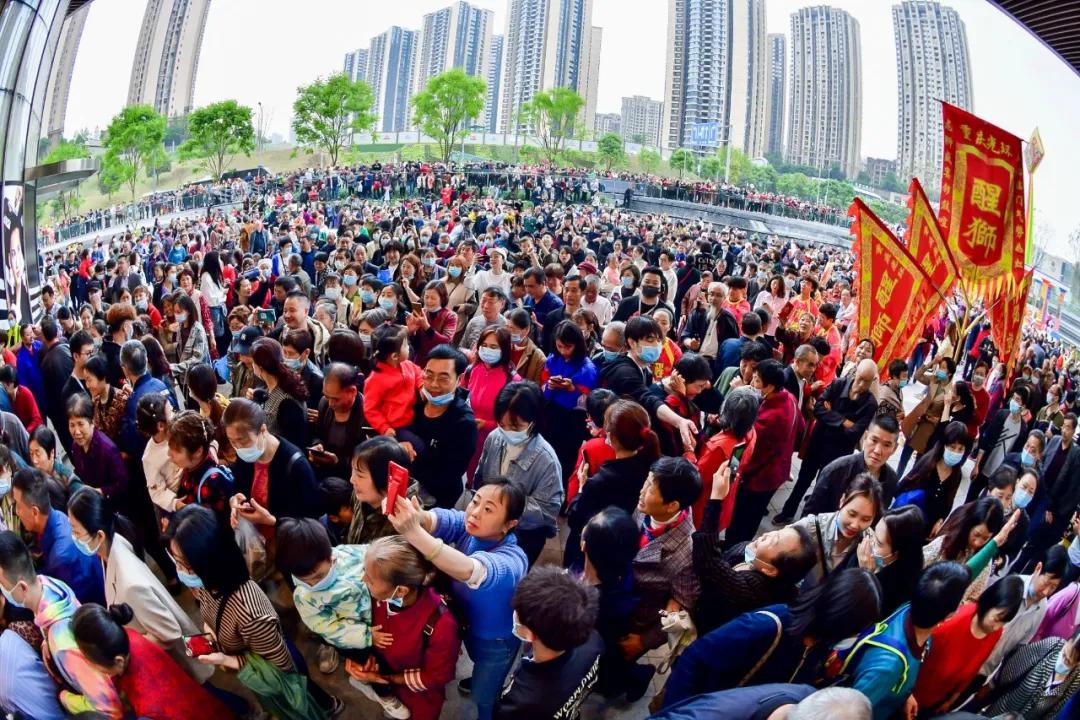 开业两日客流量突破57万，重庆光环如何征服消费者