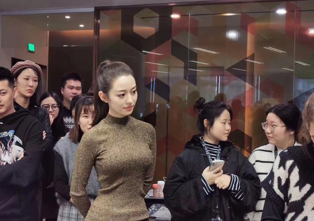 郎朗老婆吉娜魔鬼身材,郎朗老婆吉娜身材怎么保持