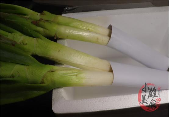 保存大葱最简单的方法,保存大葱时上面的干黄叶怎么办